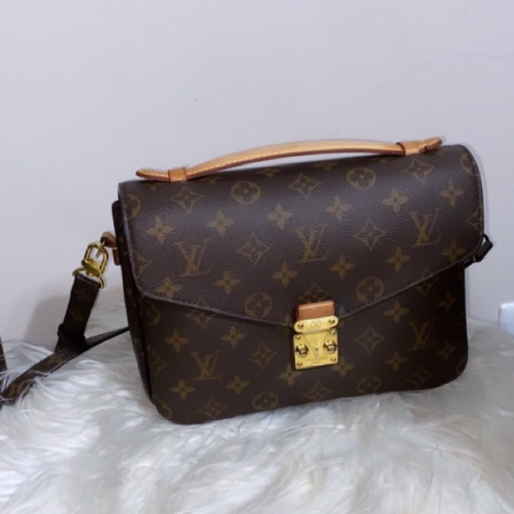 Louis Vuitton Pochette Metis